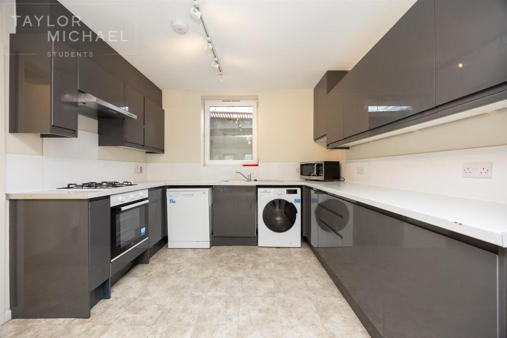 House in Brighton, Round Hill - View 4
