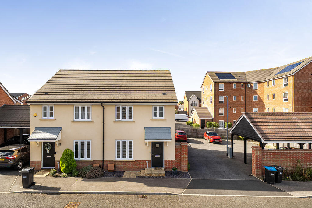 3-bed semi-detached on Osea Grove, Newton Leys, Milton Keynes, £350,000
