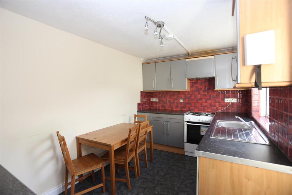 Lower Bevendean Avenue, Brighton photo 3