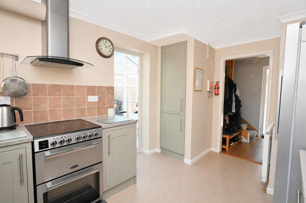 House in Basingstoke and Deane, Winklebury - View 3