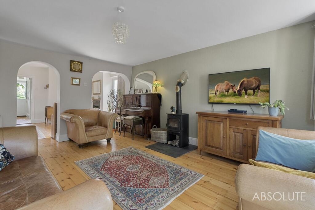 House in Torquay, Torbay - More