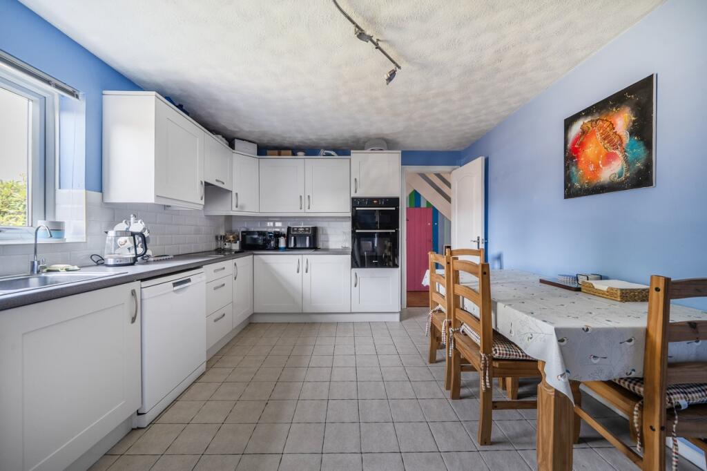 House in Swindon, Rowde - View 5