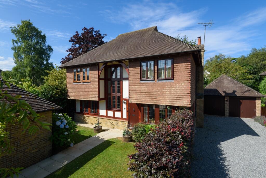 4 bedroom detached house for sale in Green Lane, Challock