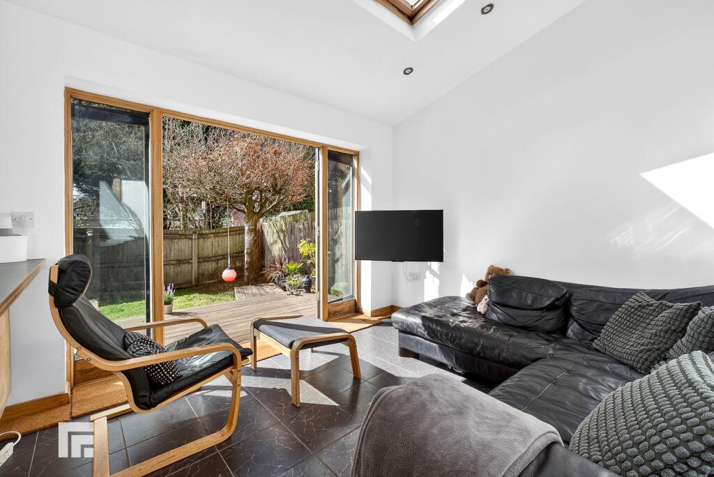House in Cardiff, Pentrebane, Fairwater - More