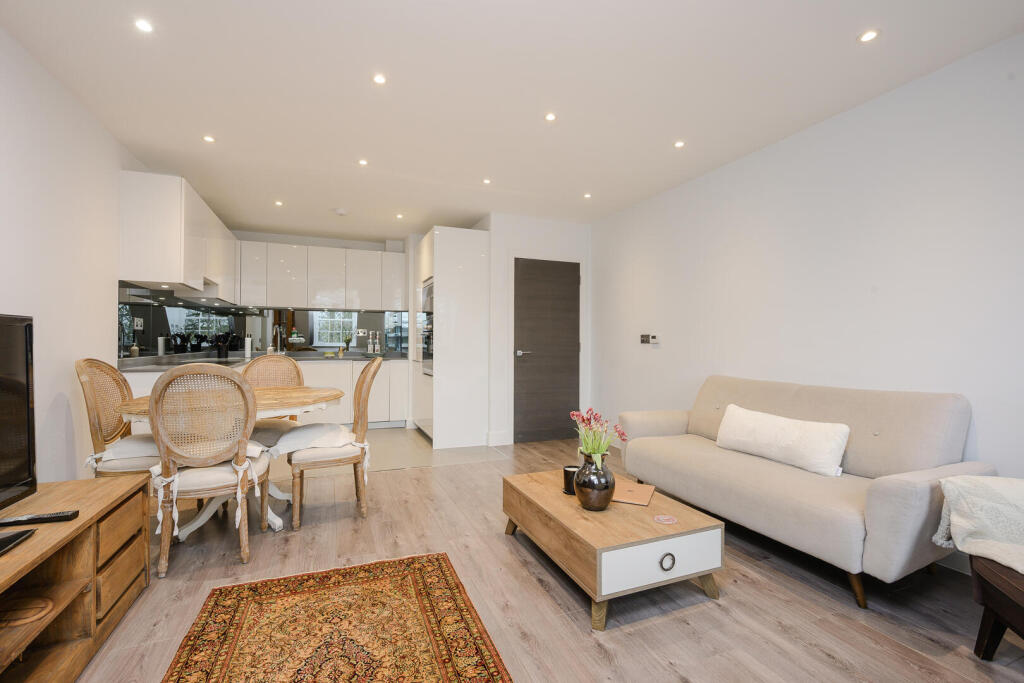Main image of property: 2 Kew Bridge Road, Brentford