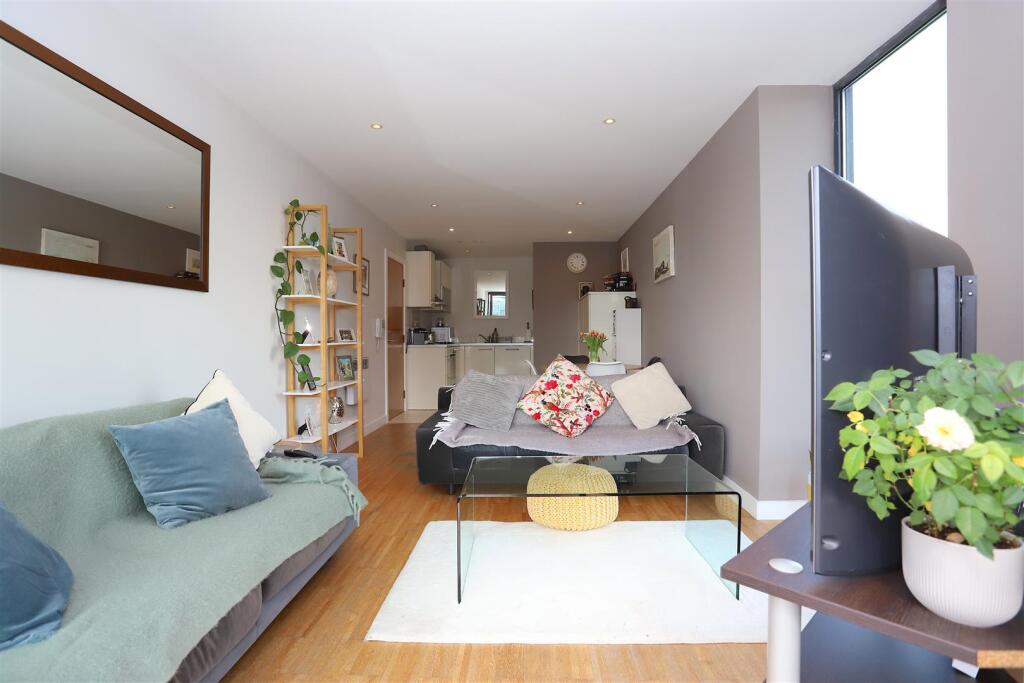 Apartment in Manchester, Greater Manchester - View 4