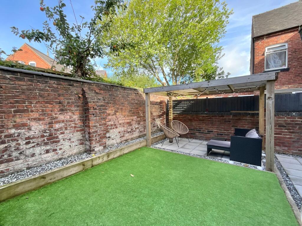 House in Stoke-on-Trent - View 4