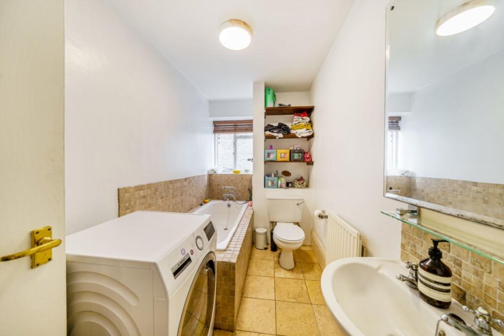Apartment in London - More