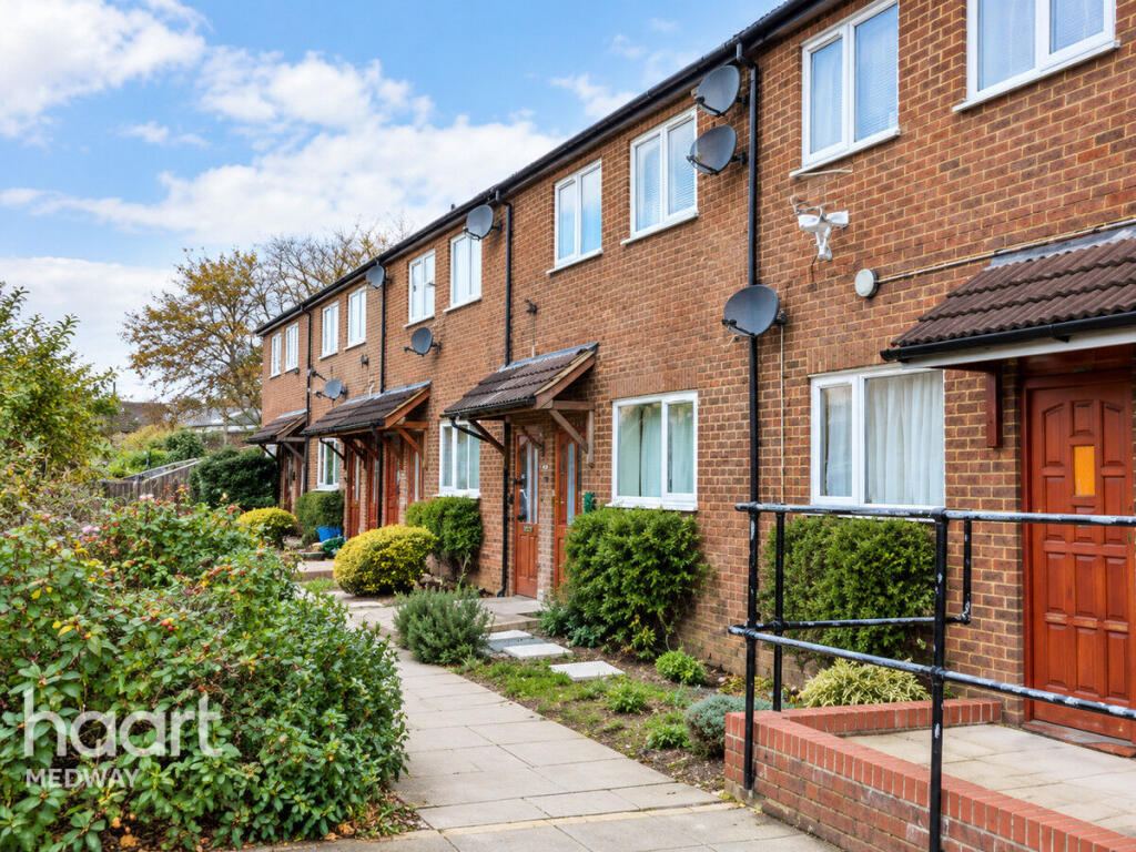 1-bed flat on St Francis Close, Rochester, £130,000