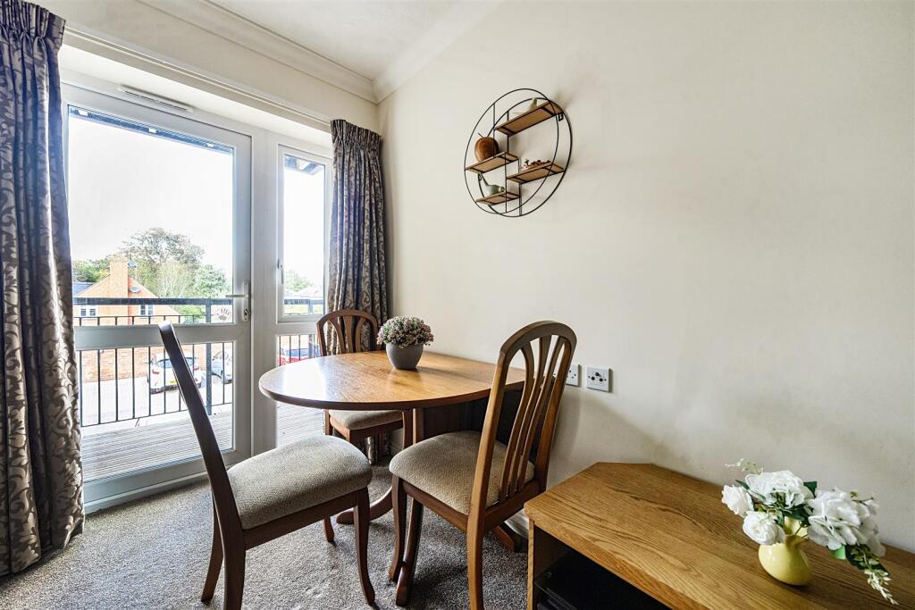 Arlington Lodge, Leamington Spa, Warwickshire photo 3