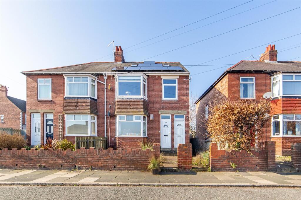 3-bed flat on Addycombe Terrace, Heaton, Newcastle Upon Tyne, £200,000