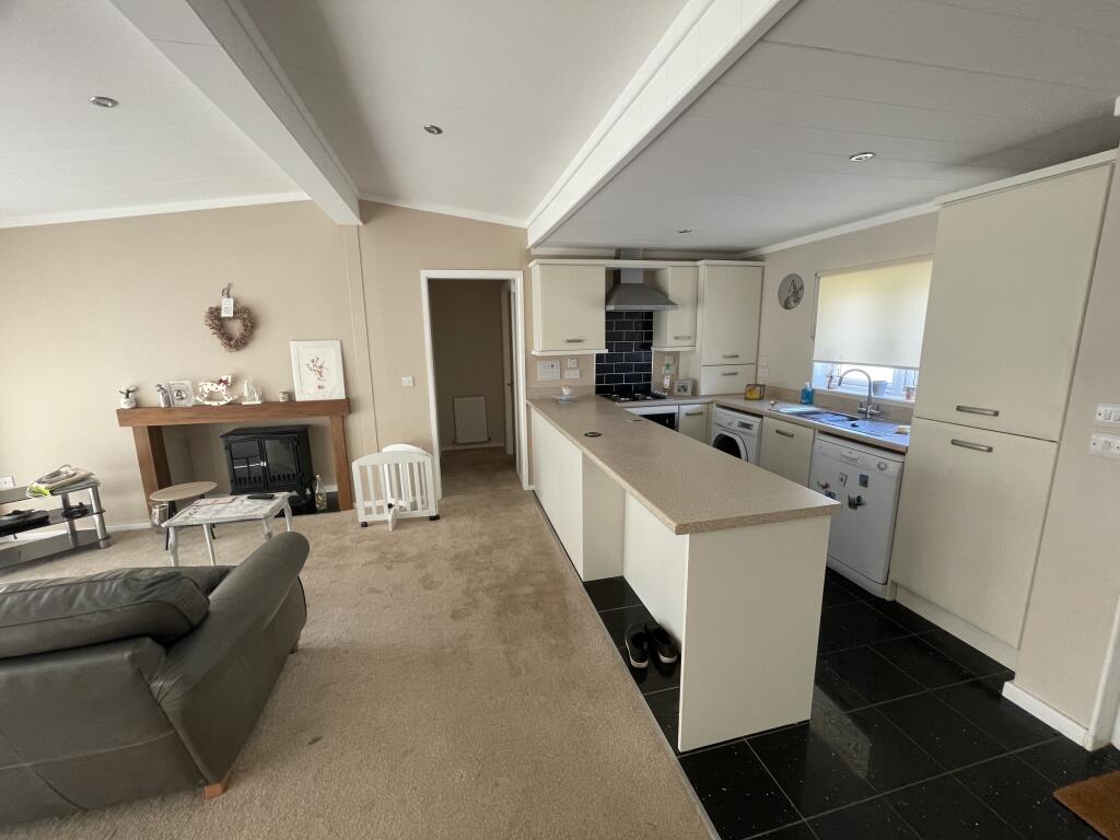Two Bed Tingdene Tresco, Homestead Lake Country Park, Thorpe Road, Weeley, Essex, CO16 9JN photo 4