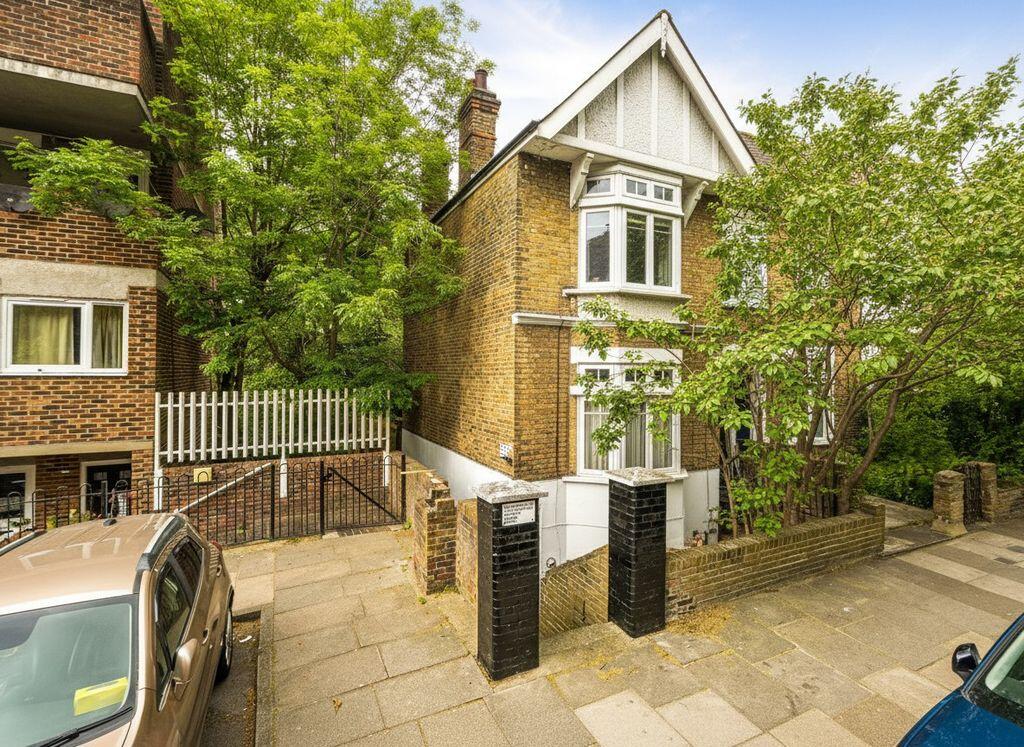 Main image of property: Eglinton Road, London