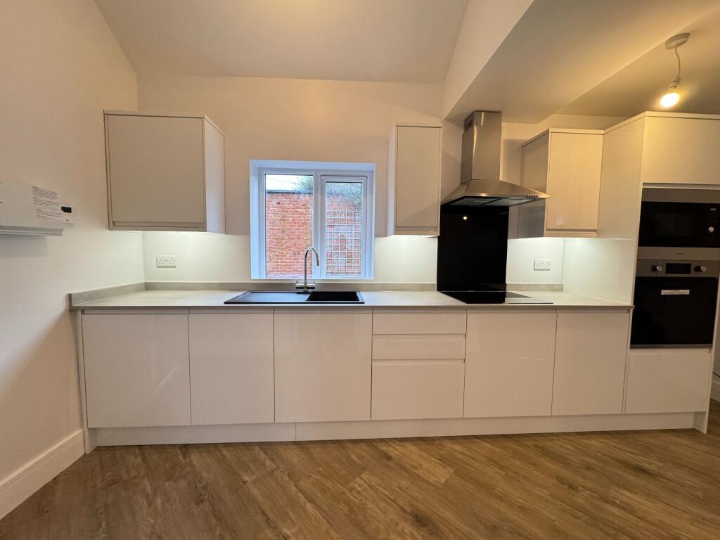 Main image of property: 18c Easthorpe Street, Ruddington, Nottingham