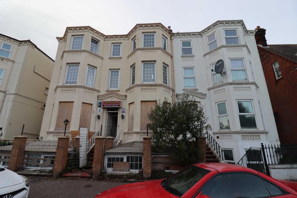 Main image of property: 32 Wellesley Road, Great Yarmouth NR30 1EU
