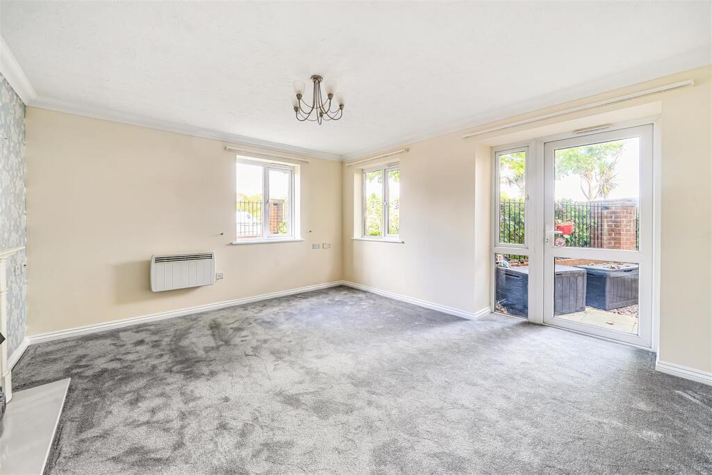 Apartment in Portsmouth - More