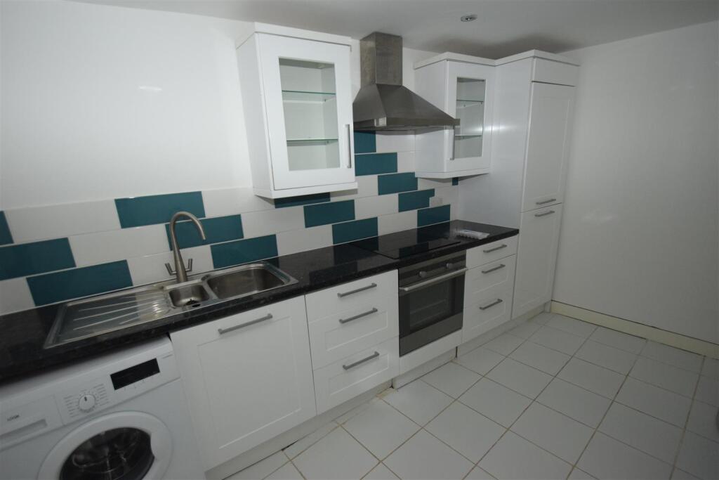 Apartment in Bedford, Cauldwell - View 4