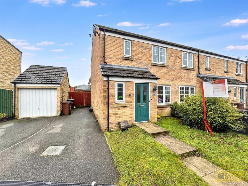 3-bed terraced on Beech View Drive, Buxton, £250,000