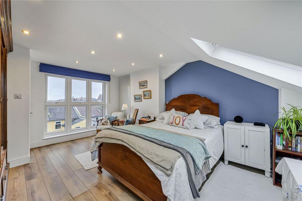 Ronver Road, London - View 6