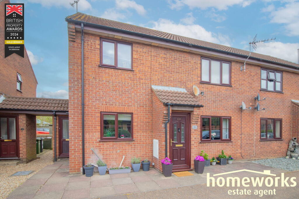 2-bed flat on South Green, Dereham, NR19 1TT, £135,000