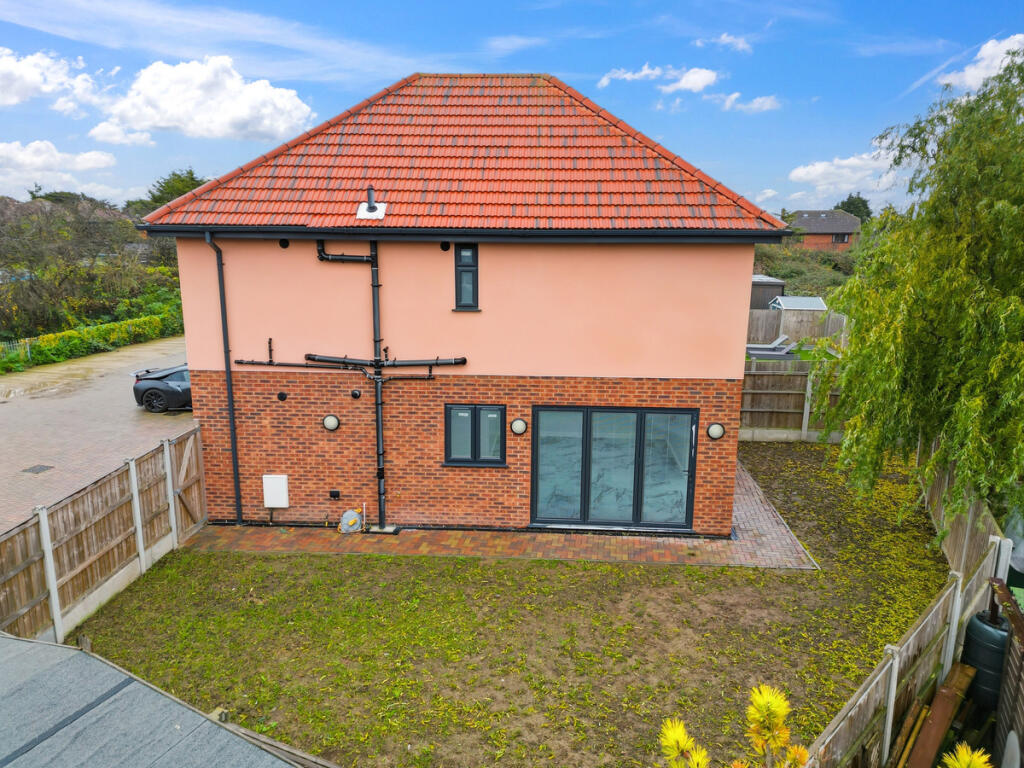 House in Southend-on-Sea - View 4