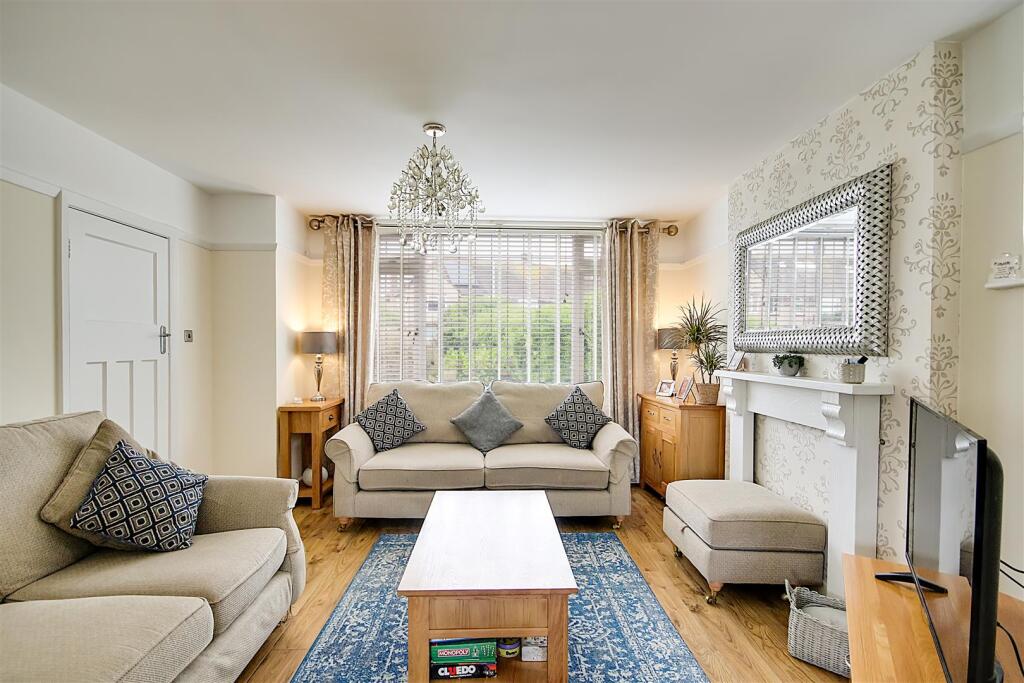House in Worthing, West Sussex - View 3