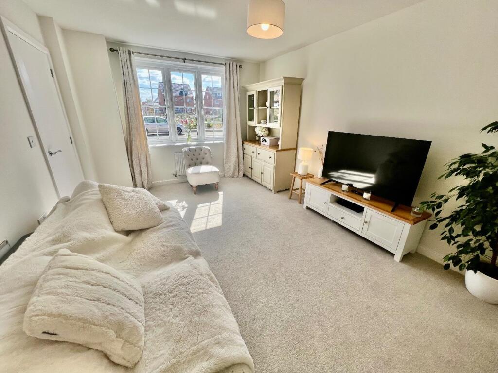 House in Desborough, North Northamptonshire - More