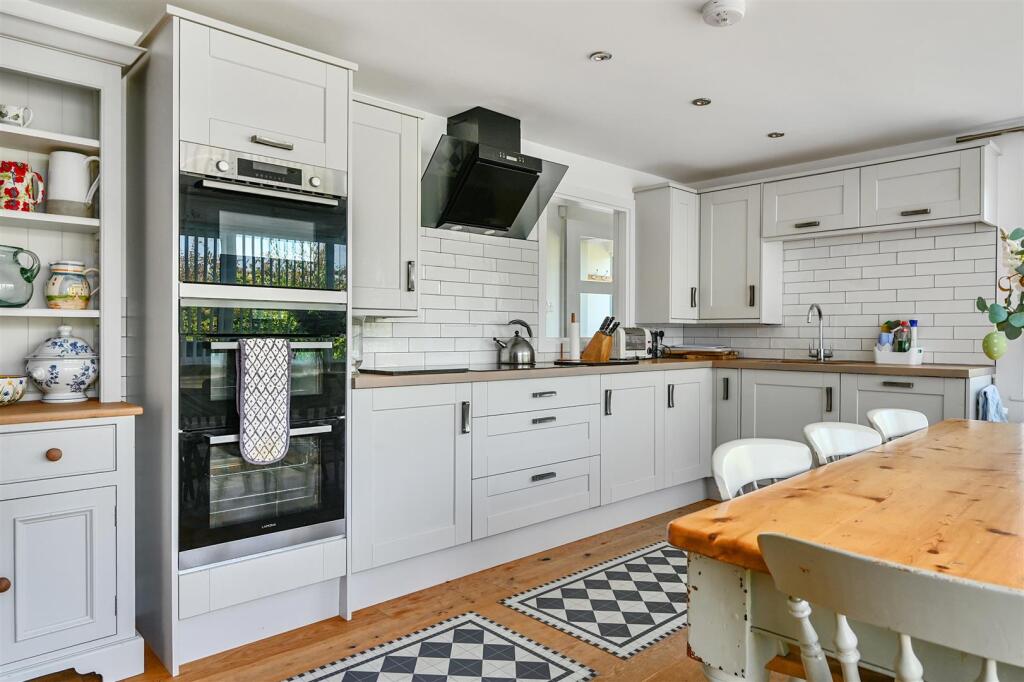 House in Tonbridge - More