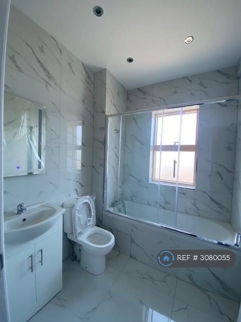 Apartment in London - View 3