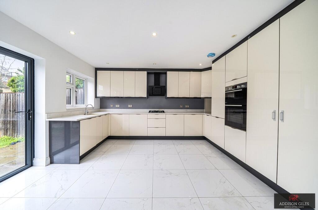 House in Harrow - View 2