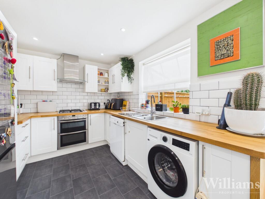 House in Aylesbury, Buckinghamshire - View 4