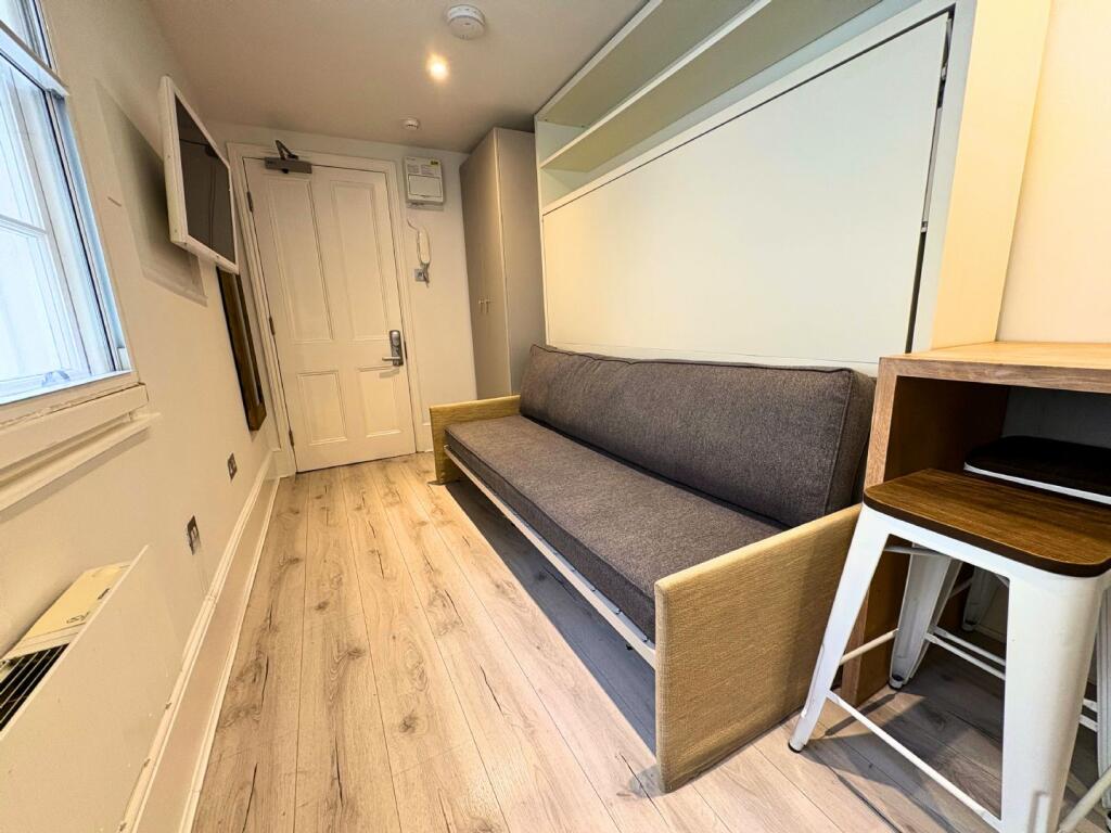 Studio flat for rent