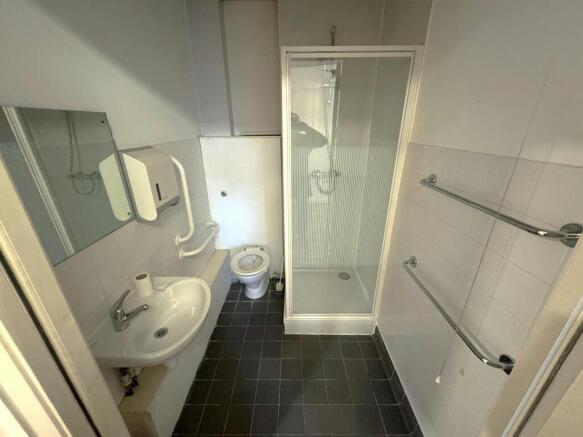 Unit G6a - Bathroom.jpg