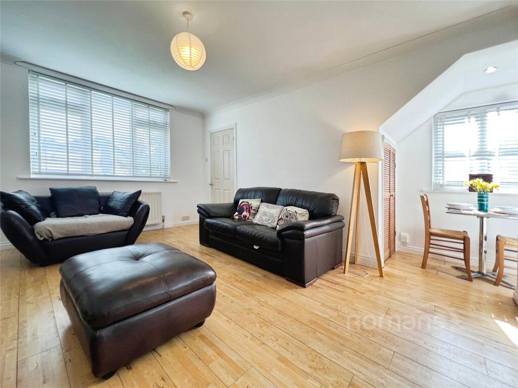 House in Rushmoor, North Town - View 4