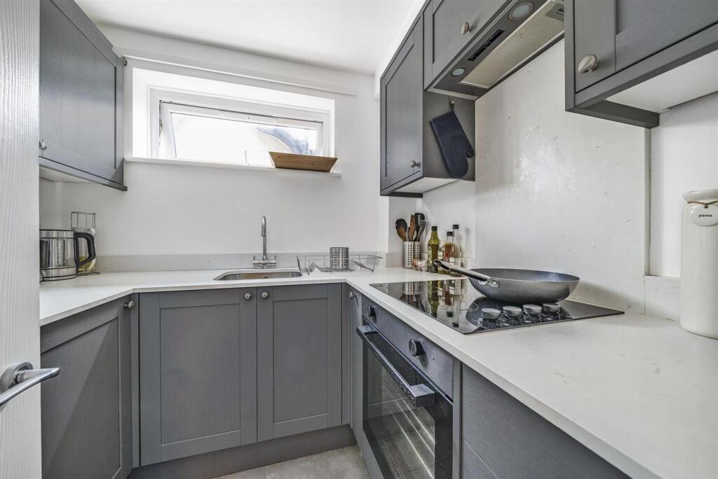 Apartment in London - View 3