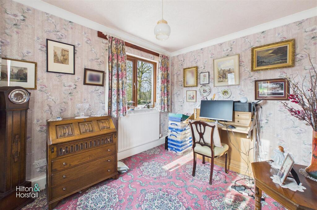 East Lodge House, Park Road, Cliviger photo 4