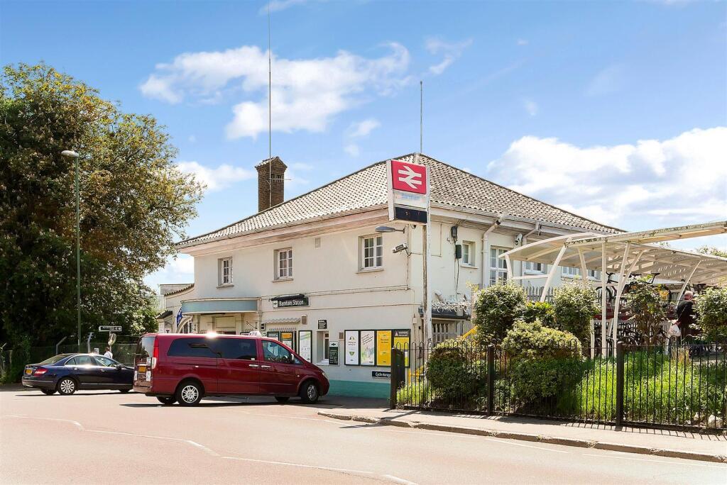House in Arun, Barnham and Eastergate - More