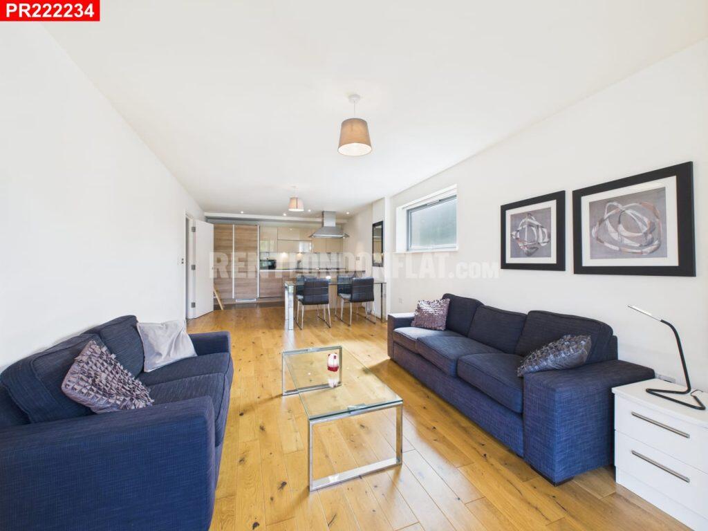 Main image of property: Tower Hill – 2 Bedrooms Flat
