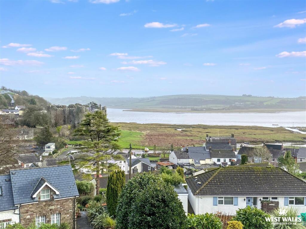 4-bed detached on Stoneway Road, Laugharne, Carmarthen, £395,000