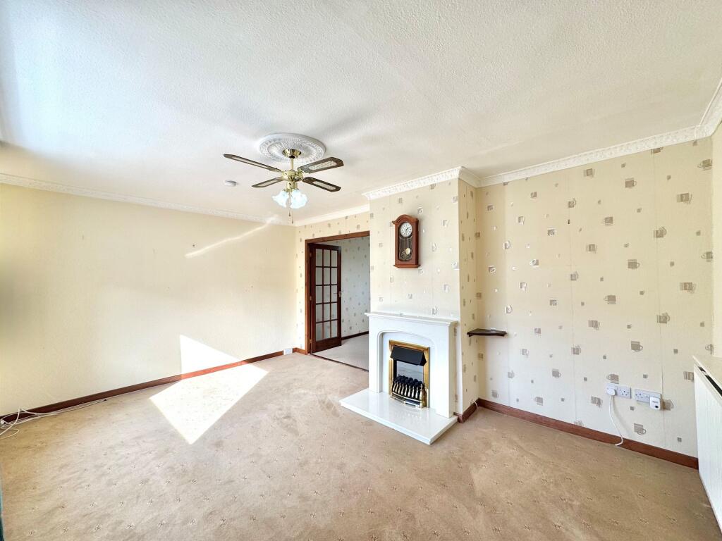 157, Carnshalloch Avenue, Patna, KA6 photo 3
