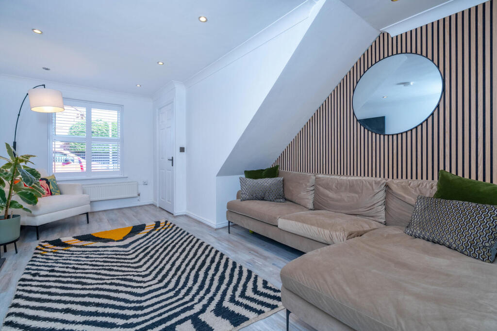 House in West Lindsey, Sudbrooke CP - View 4