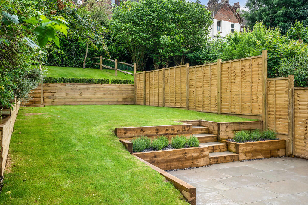 House in Haslemere, Camelsdale - View 3