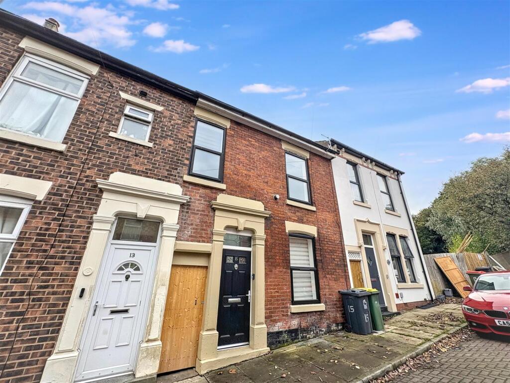 3-bed house on 15, Tulketh Crescent, Ashton-On-Ribble, Preston, £140,000