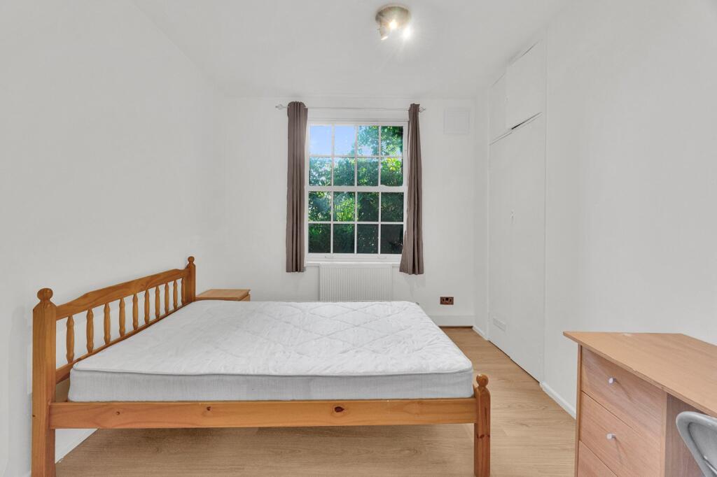 Apartment in London - More