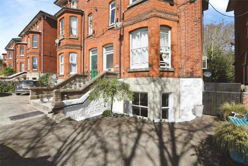 Apartment in Maidstone, Kent - View 2