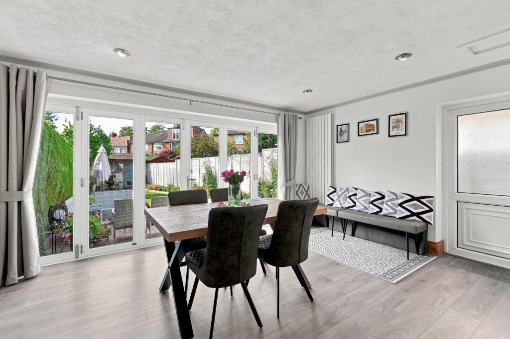 House in York, Scarcroft, South Bank - More