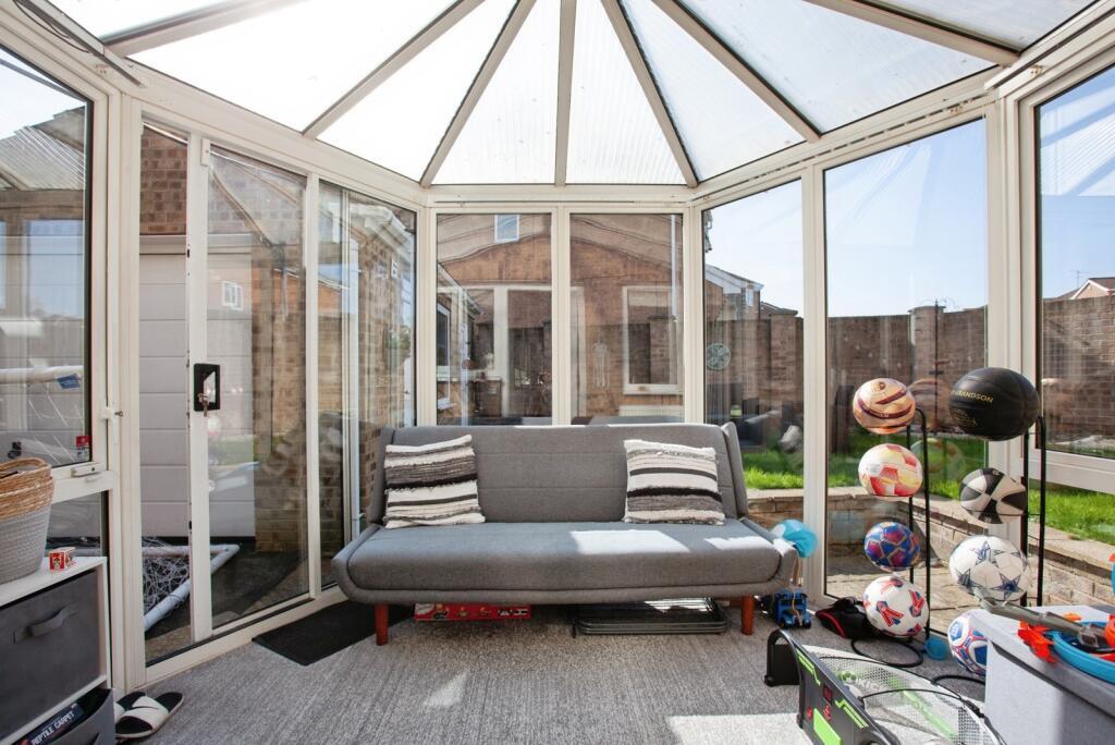 House in Rotherham, Bramley - More