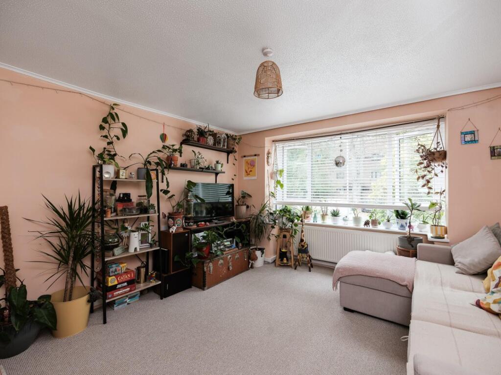Apartment in Bristol, St Anne's - More