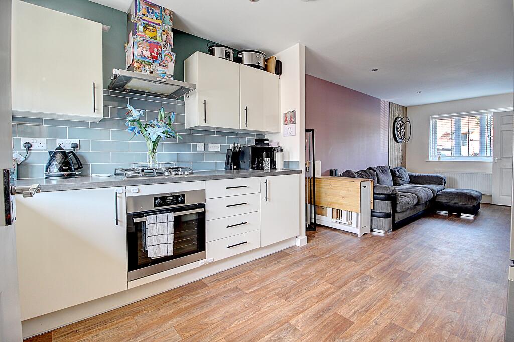 Rowan Avenue, Basingstoke, RG23 - View 4