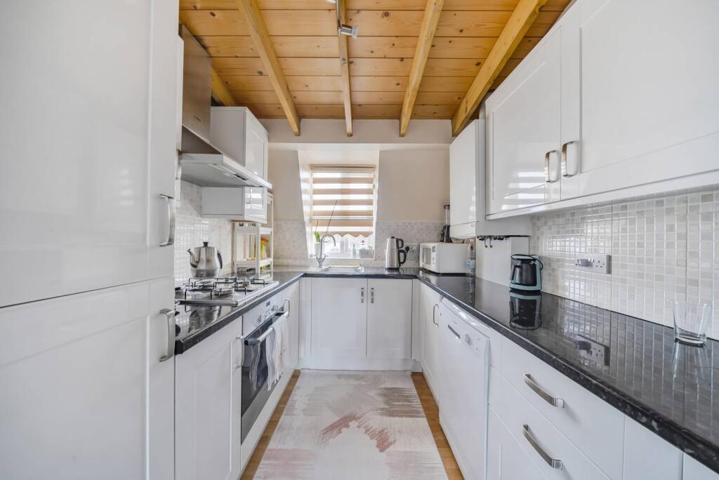 Main image of property: Green Lanes, Newington Green, London, N16